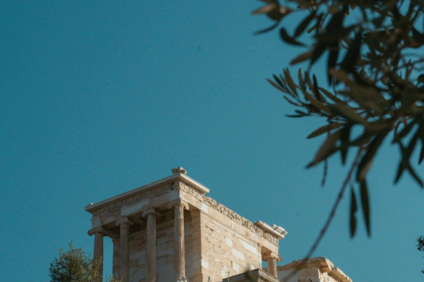 Греческая «золотая виза» снова растёт в цене!