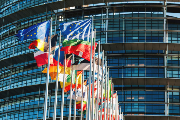 Евросоюз призвал ужесточить условия выдачи гражданства за инвестиции  - Блог о зарубежной недвижимости